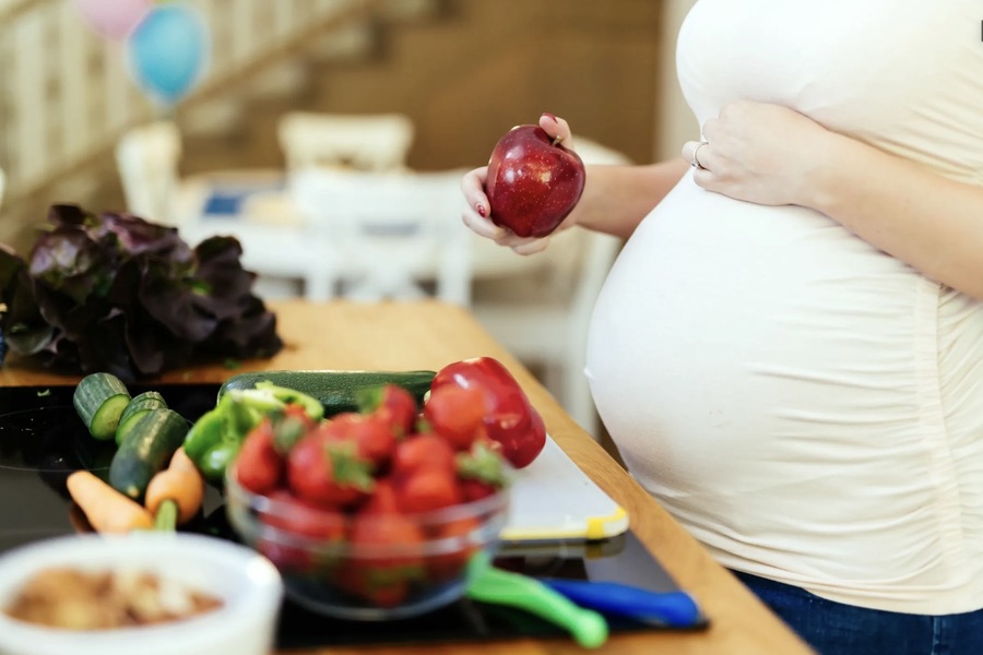 How Prenatal Nutrition Differs Across Cultures: A UAE Perspective